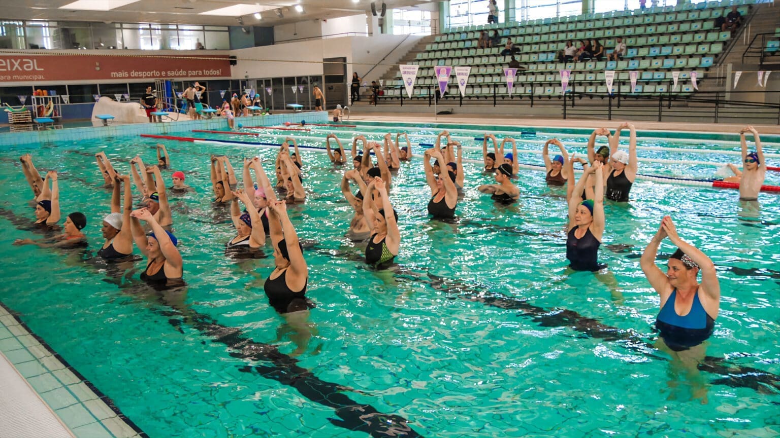 Programa das Manhãs Desportivas: Atividades Gratuitas para Toda a Família na Piscina Municipal de Corroios