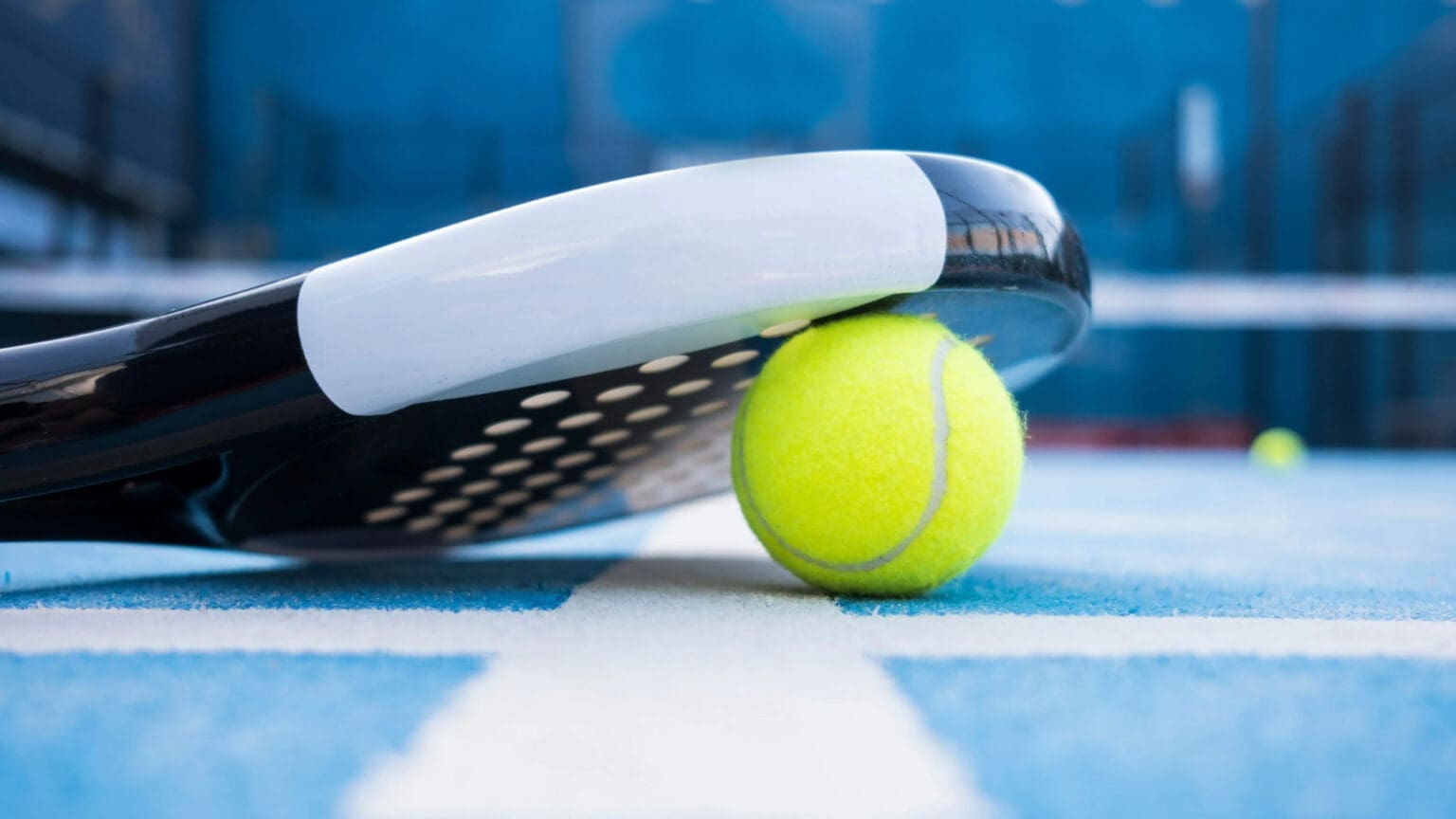 Torneio de Padel São Valentim na Academia de Padel de Setúbal: Celebrando o Amor e a Paixão pelo Desporto