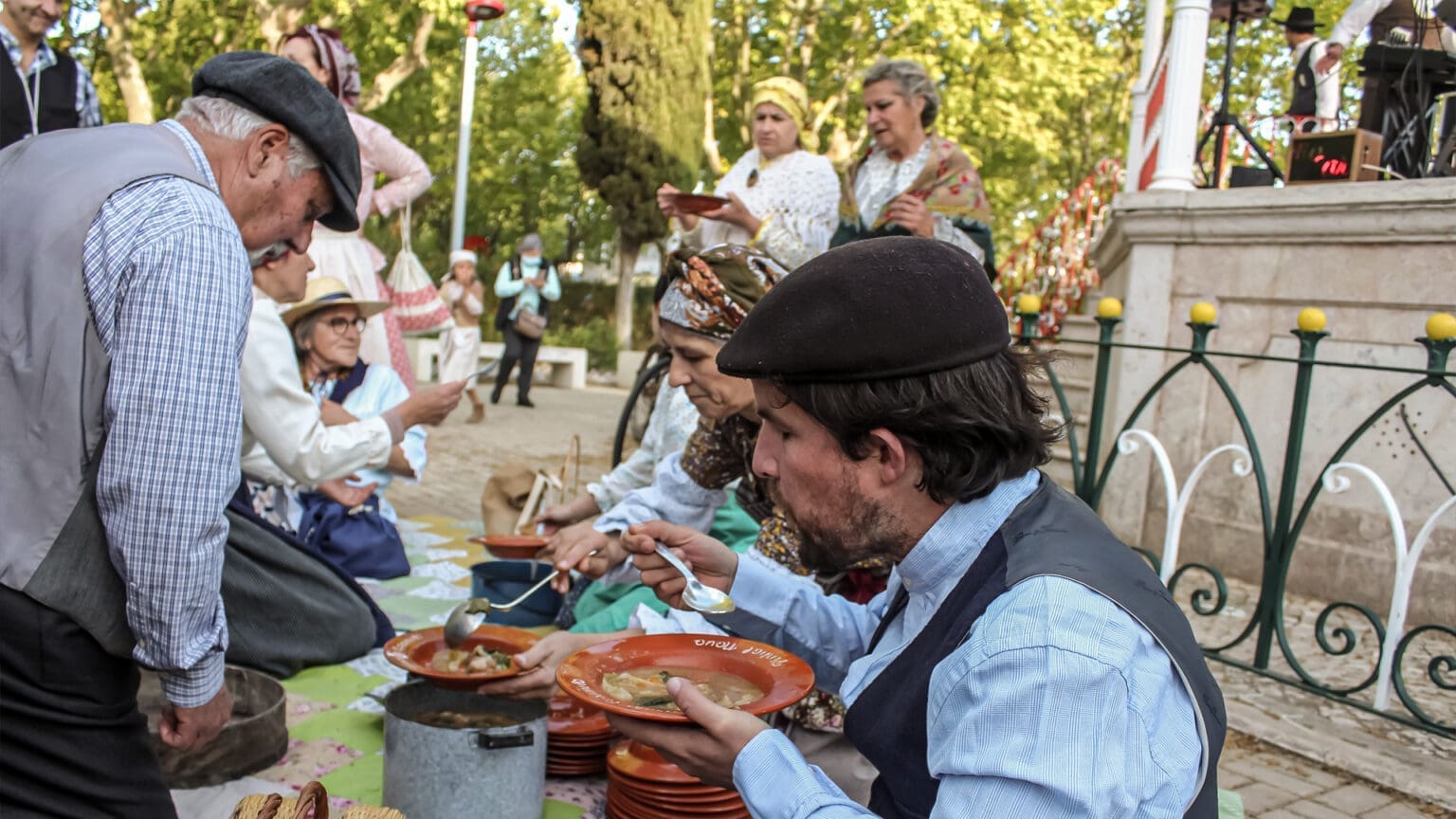 Mercado Caramelo – Mercado à Moda Antiga: Celebre a Tradição Local em Pinhal Novo!