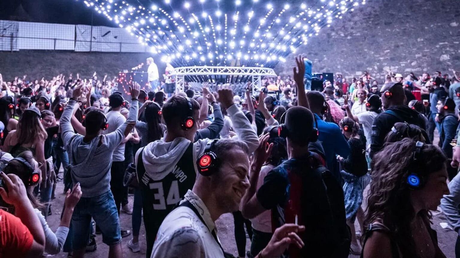 Silent Party no Mercado da Conceição: Uma Experiência Única de Diversão e Entretenimento