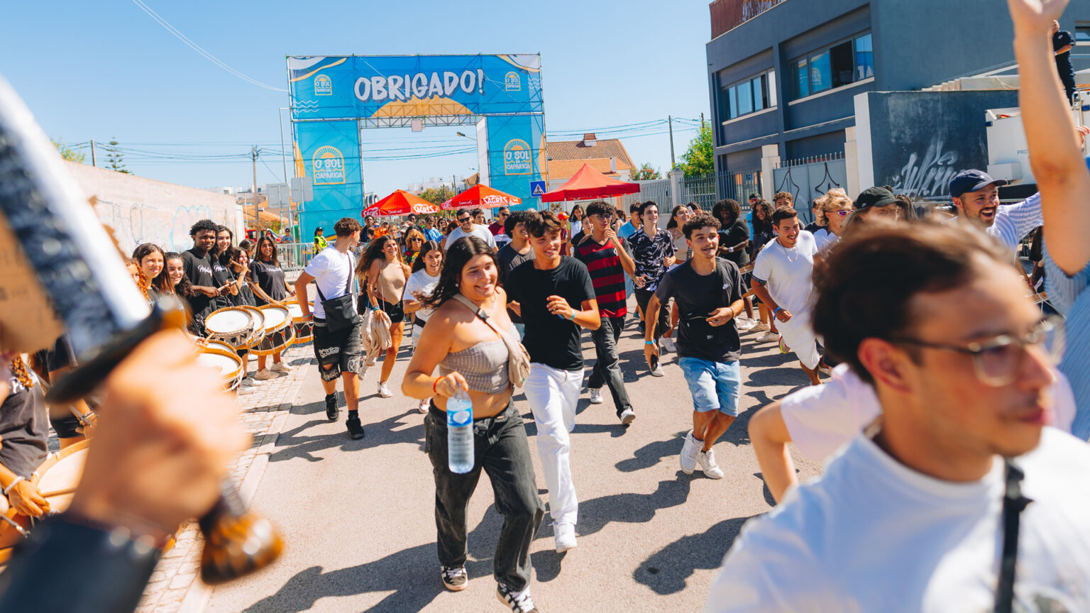 Palco Digital de O Sol da Caparica com curadoria de Os Primos