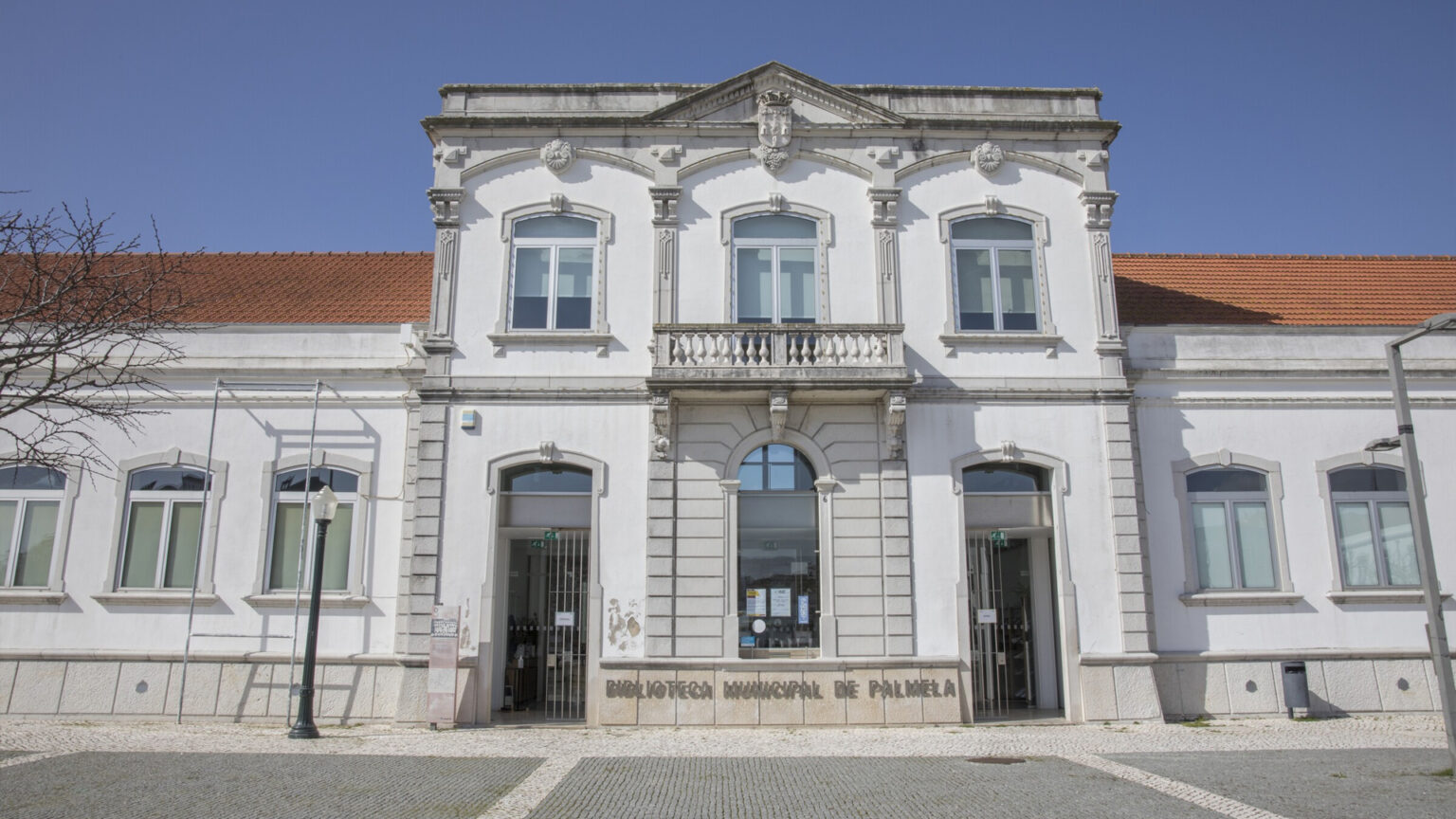 Teatro O Bando expõe “madruGada” em Palmela até 26 de abril