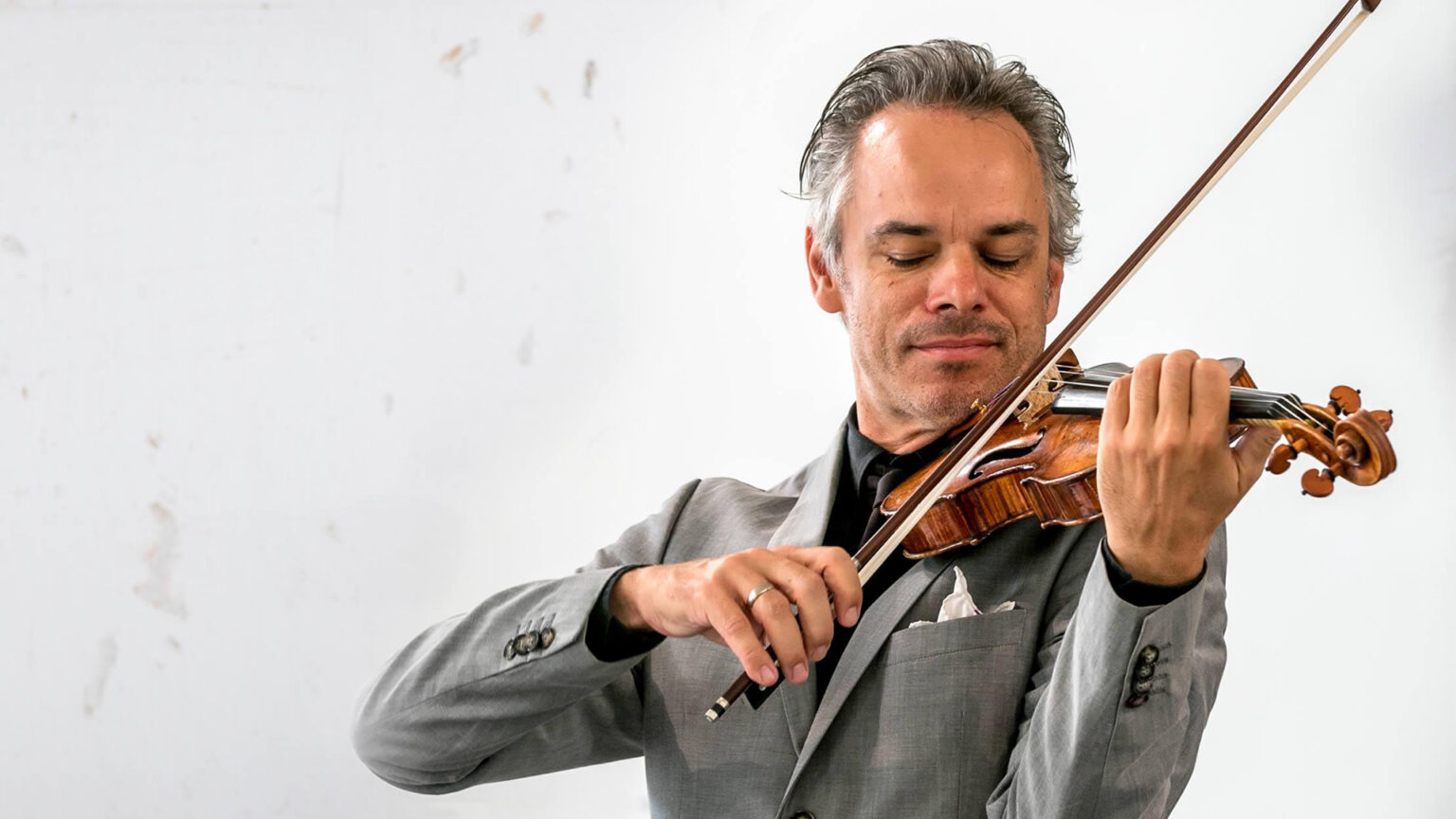Festival dos capuchos com Jazz Violin Concertos no TMJB