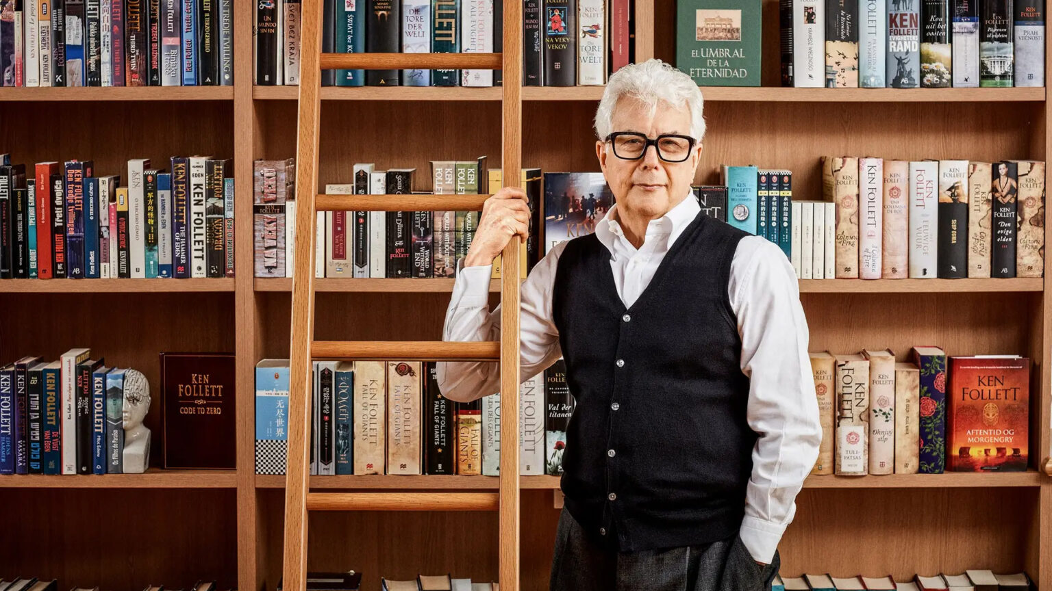 Ken Follett em destaque na Biblioteca Pública Municipal de Setúbal