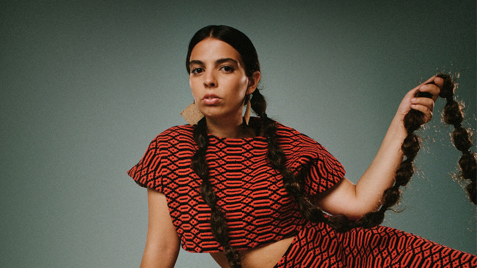 Ana Lua Caiano, a rainha da “folktrónica” portuguesa, vai atuar em Almada