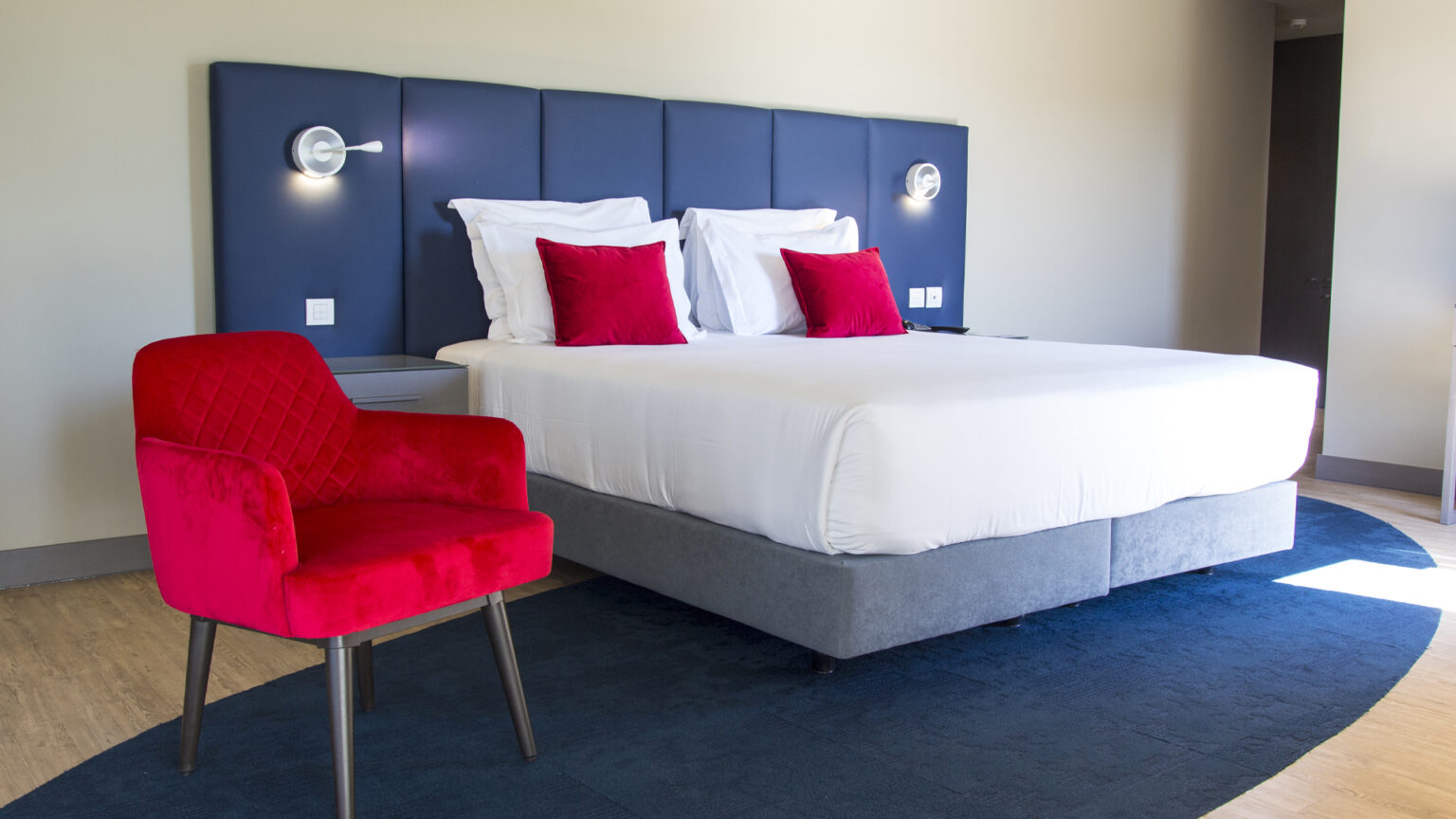 Grupo Hoti Hoteis junta-se à Black Friday com descontos de 45% (Meliá Setúbal faz parte da lista)