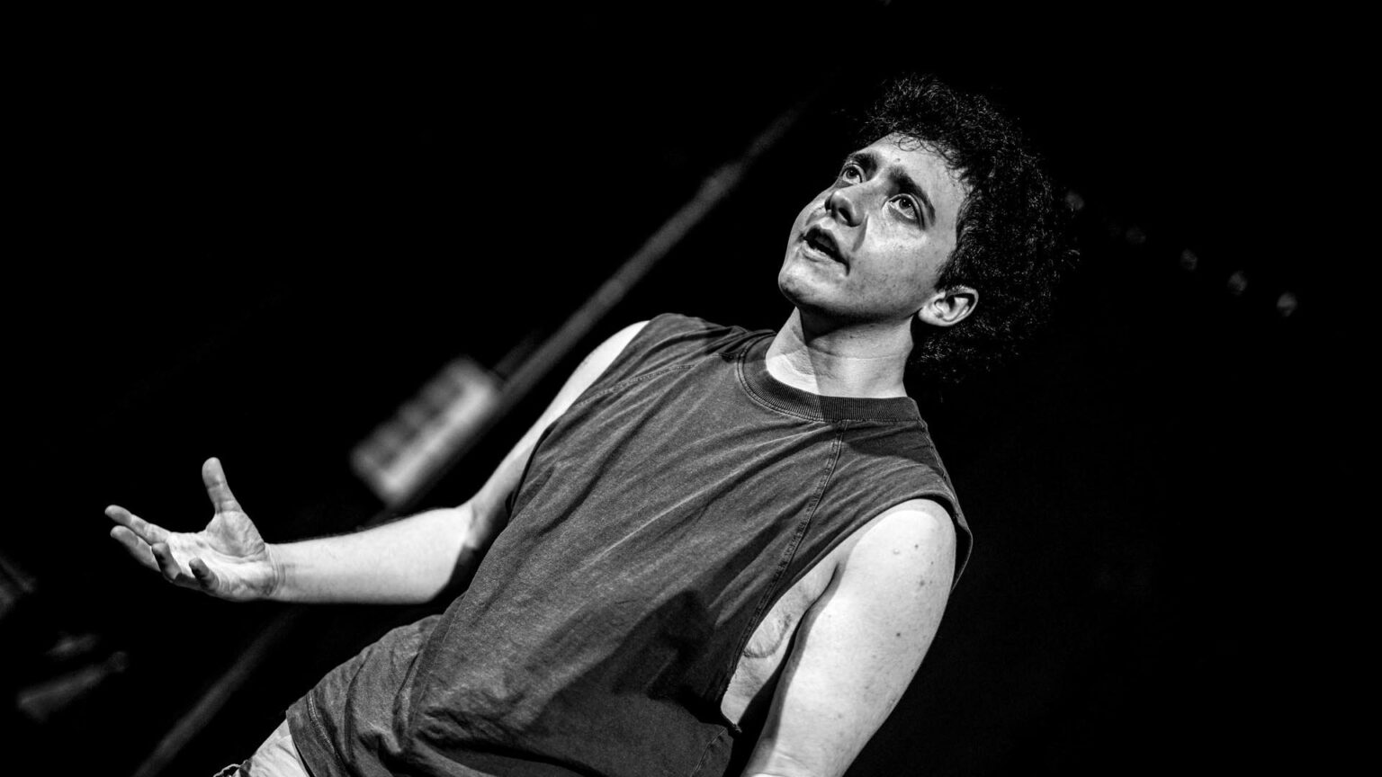 “O Erro de GPTO”: Teatro Estúdio Fontenova estreia peça que cruza identidade, tecnologia e humanidade em Setúbal 1 “O Erro de GPTO”: Teatro Estúdio Fontenova estreia peça que cruza identidade, tecnologia e humanidade em Setúbal