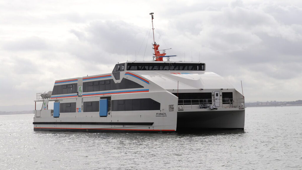 Transtejo estreia navios elétricos entre Cacilhas e Cais do Sodré 4 navios elétricos
