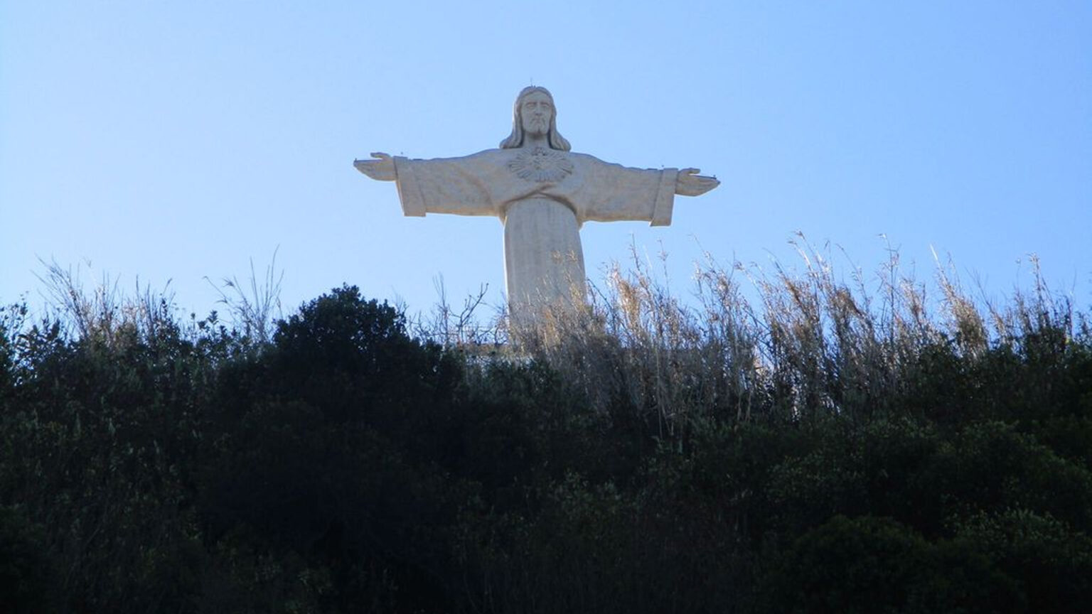 Esta caminhada leva-o a descobrir os trilhos mais incríveis do Cristo Rei 1 Esta caminhada leva-o a descobrir os trilhos mais incríveis do Cristo Rei