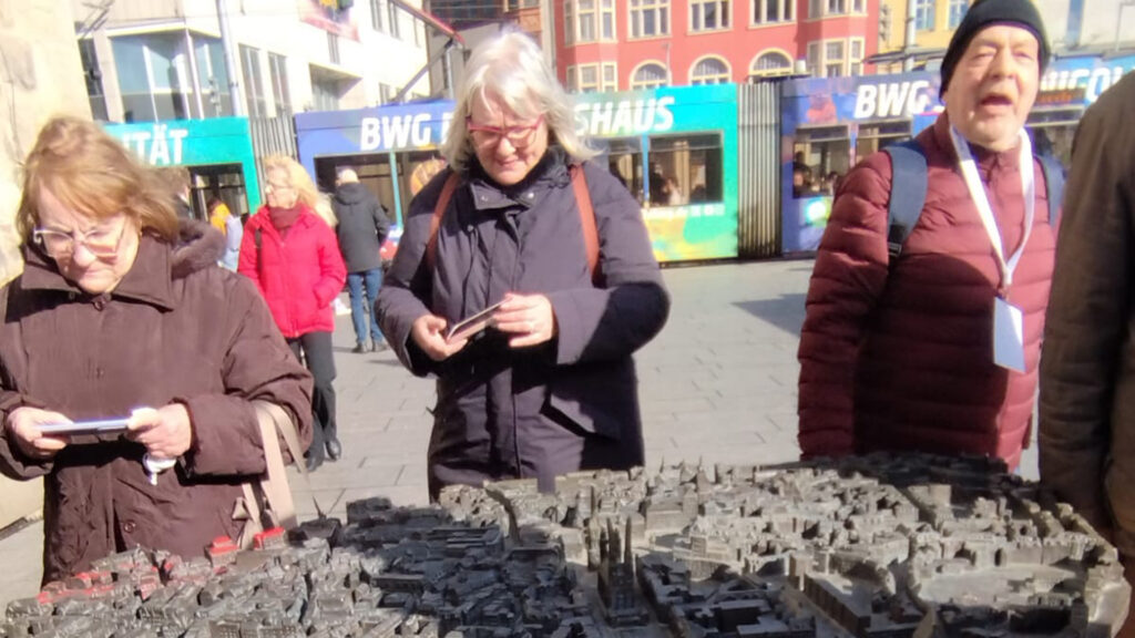 Não há limite de idade para cumprir sonhos: Alunos da Universidade Sénior da Moita viajam para a Alemanha